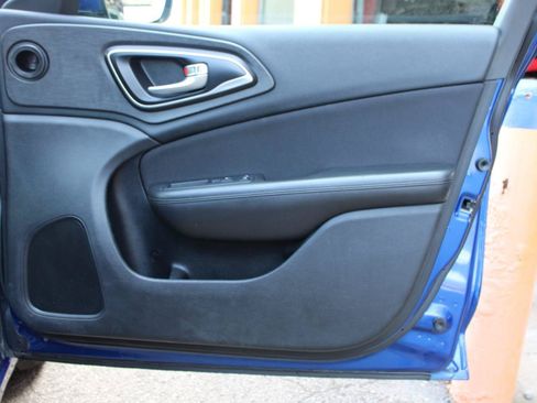 Used 2016 Chrysler 200 Limited FWD image 42