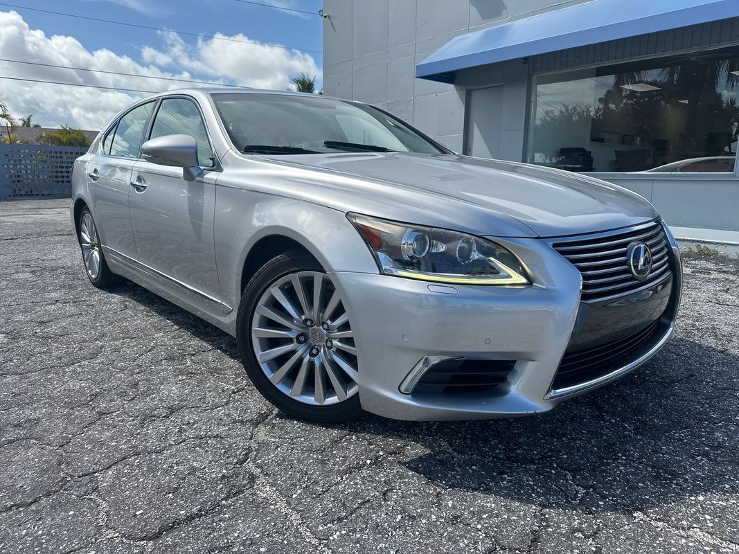 Used 2014 Lexus LS 460 w/ Comfort Package RWD image 3