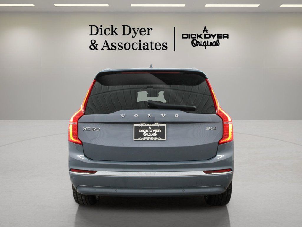 Certified 2023 Volvo XC90 B6 Plus AWD/4WD image 10