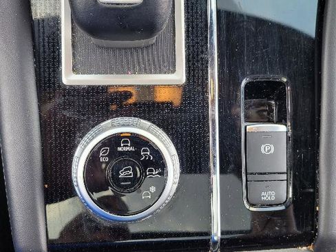 Used 2022 Mitsubishi Outlander SE image 18