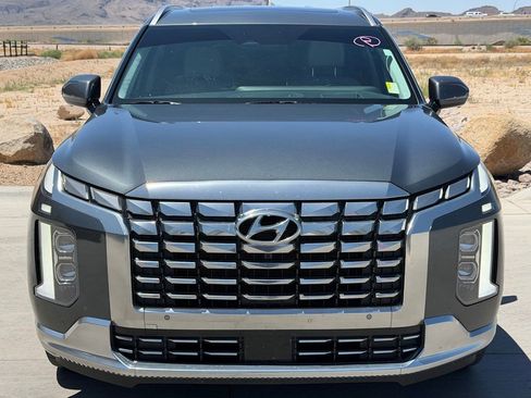 Used 2023 Hyundai Palisade Calligraphy FWD image 3