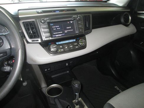Used 2014 Toyota RAV4 XLE AWD/4WD image 15