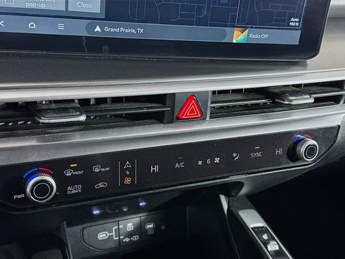 Used 2024 Kia Sorento S image 24