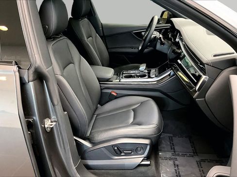 Certified 2025 Audi Q8 Premium Plus AWD/4WD image 9