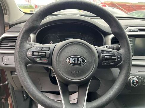 Used 2018 Kia Sorento FWD image 22