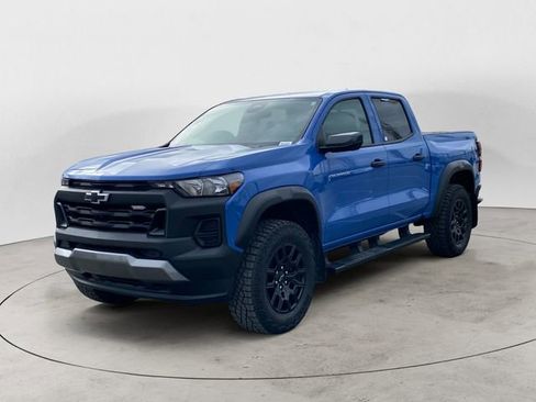 Used 2025 Chevrolet Colorado Trail Boss AWD/4WD image 1