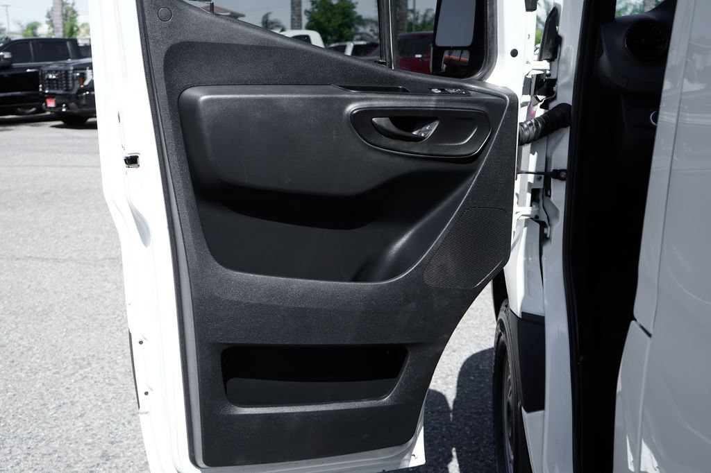 Used 2020 Mercedes-Benz Sprinter 1500 image 17