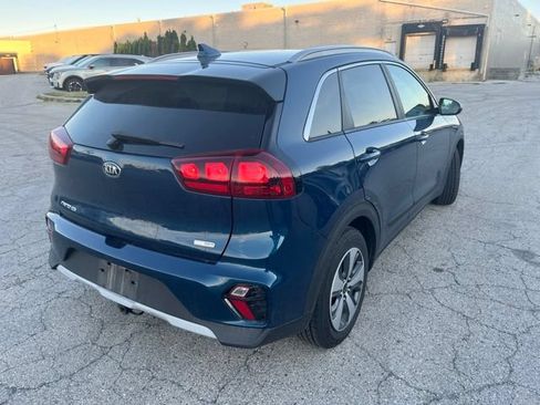 Used 2020 Kia Niro LX FWD image 2