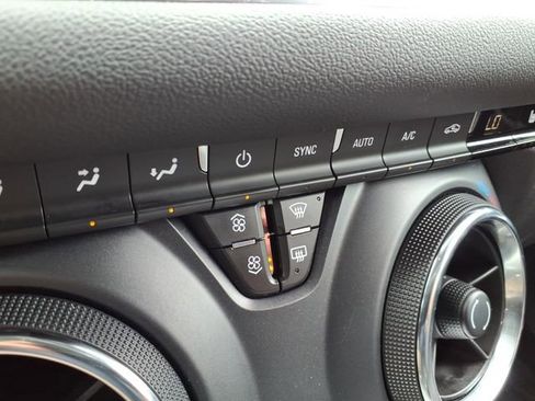 Used 2025 Chevrolet Blazer LT FWD image 26