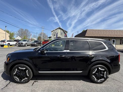Used 2025 Kia Telluride S AWD/4WD image 1