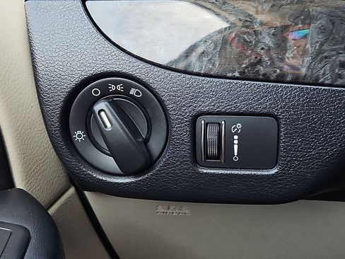 Used 2016 Dodge Grand Caravan SE w/ Quick Order Package 29E SE FWD image 22