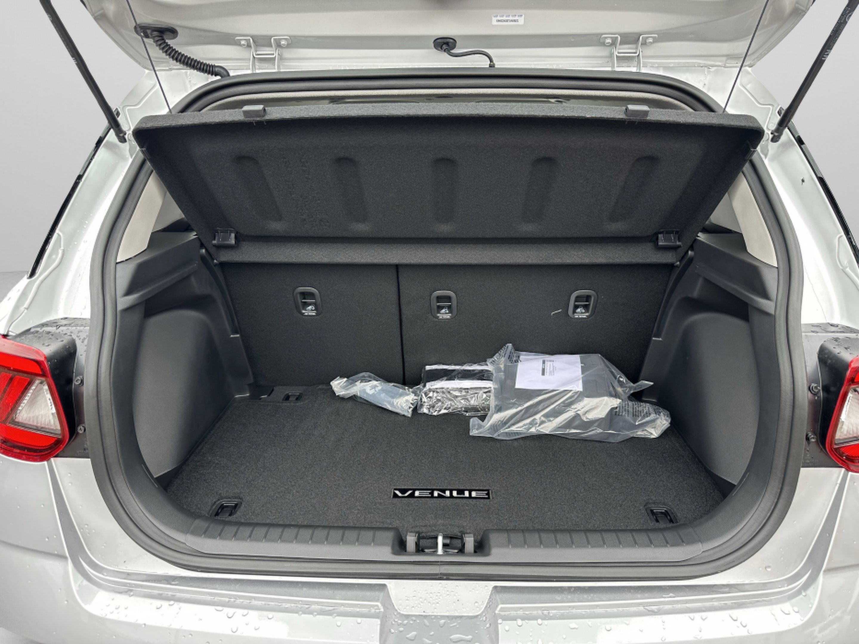 New 2026 Hyundai Venue SEL FWD image 9