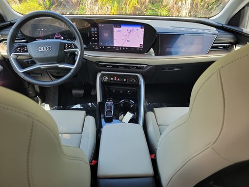 Certified 2025 Audi Q5 Prestige AWD/4WD image 12