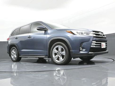Certified 2019 Toyota Highlander Limited Platinum image 33