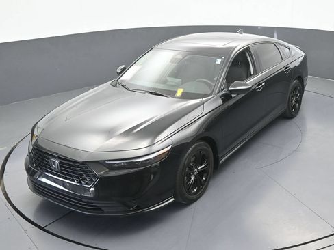 Used 2025 Honda Accord SE image 43