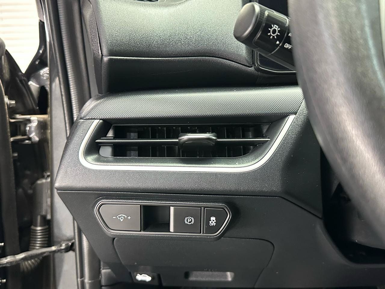 Used 2025 Kia K4 FWD image 19