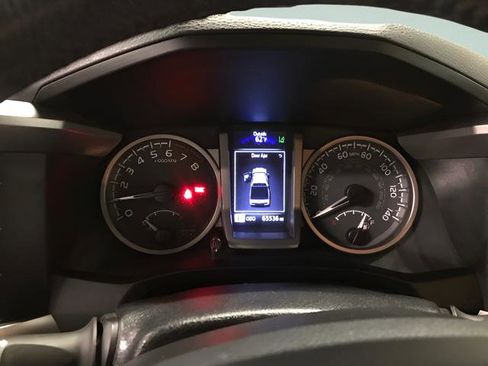 Certified 2020 Toyota Tacoma SR5 AWD/4WD image 20