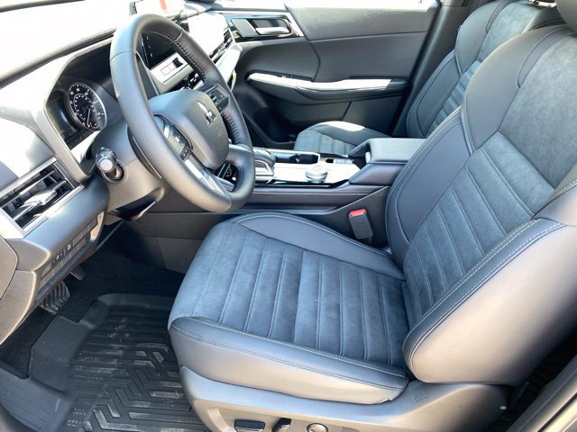 New 2026 Mitsubishi Outlander LE AWD/4WD image 9
