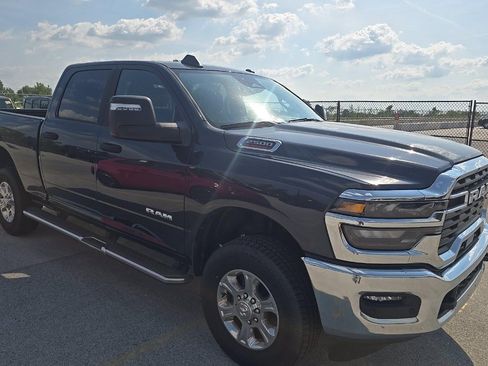Used 2025 RAM 2500 Big Horn AWD/4WD image 2