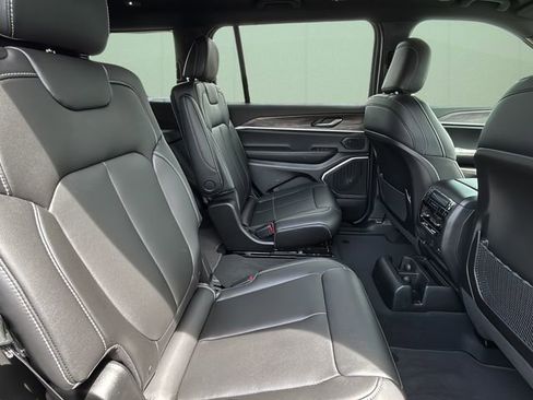 New 2026 Jeep Grand Cherokee L Limited w/ Limited Altitude Package image 22