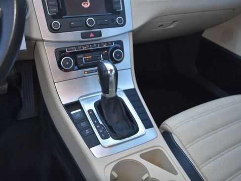 Used 2012 Volkswagen CC Lux Limited image 53