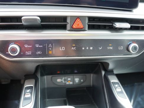 Certified 2024 Kia Sorento S w/ Panoramic Sunroof Package AWD/4WD image 29