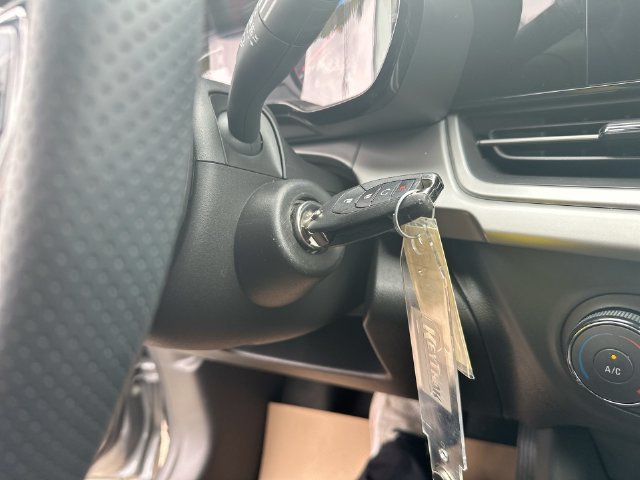 Used 2024 Chevrolet Trax RS FWD image 20