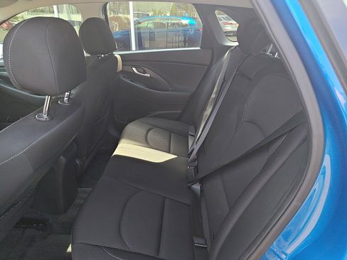 Used 2018 Hyundai Elantra GT image 11