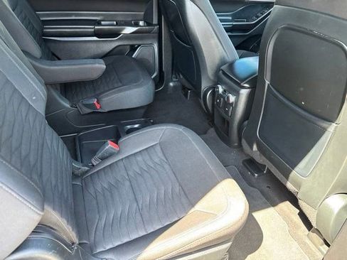 Used 2020 Ford Explorer XLT AWD/4WD image 37