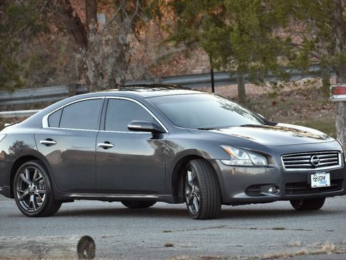 Used 2013 Nissan Maxima 3.5 SV w/ Sport Pkg FWD image 4