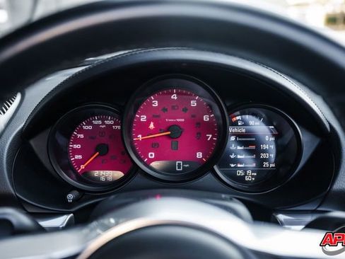 Used 2021 Porsche 718 Boxster image 9