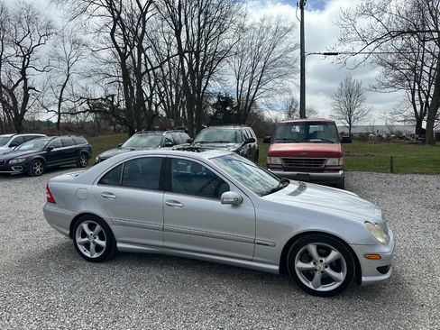 Used 2005 Mercedes-Benz C 230 Sedan image 4