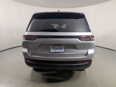 New 2025 Jeep Grand Cherokee Altitude image 7