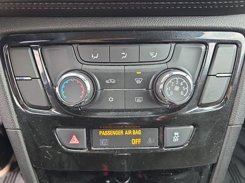 Certified 2021 Buick Encore Preferred AWD/4WD image 35