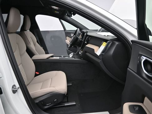 New 2026 Volvo XC60 B5 Plus w/ Protection Package Premier AWD/4WD image 14