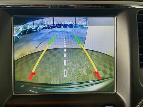 Used 2017 Jeep Grand Cherokee Altitude image 21