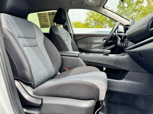 Used 2023 Nissan Rogue SV AWD/4WD image 10