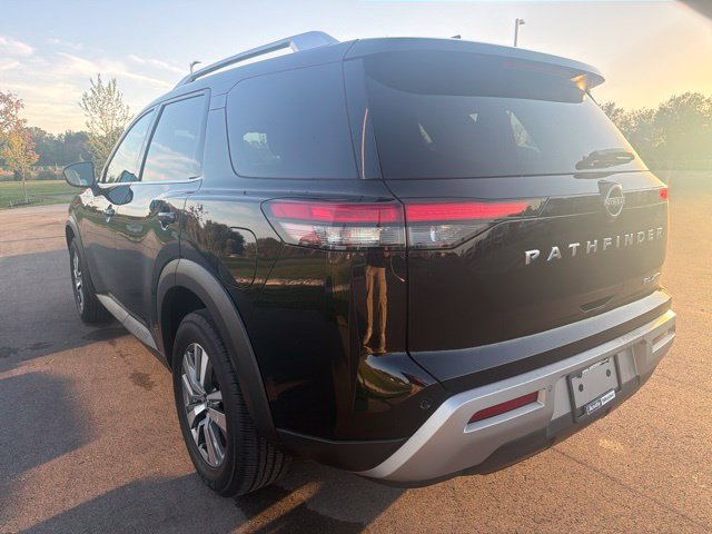 Used 2022 Nissan Pathfinder SL AWD/4WD image 13