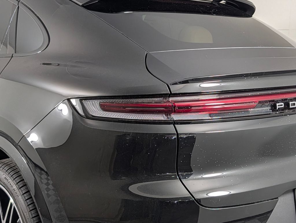 New 2026 Porsche Cayenne Coupe AWD/4WD image 16