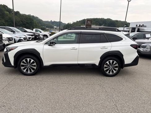 Used 2023 Subaru Outback Limited AWD/4WD image 2