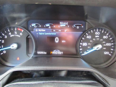 Used 2021 Ford E-350 and Econoline 350 Super Duty image 26