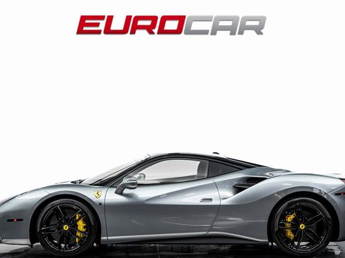 Used 2018 Ferrari 488 GTB image 2