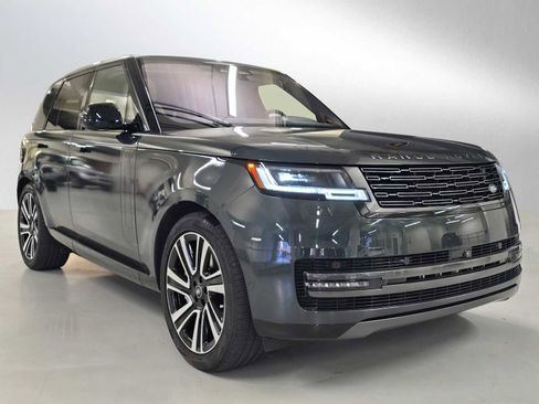 Used 2023 Land Rover Range Rover SE image 7