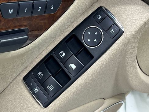 Used 2009 Mercedes-Benz C 300 Sedan image 16