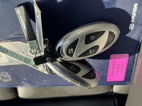 Used 2025 Hyundai Santa Fe Calligraphy AWD/4WD image 6