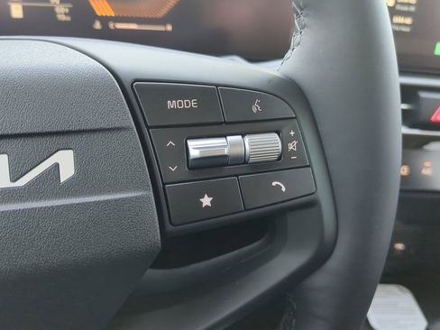 New 2026 Kia Sportage EX image 25