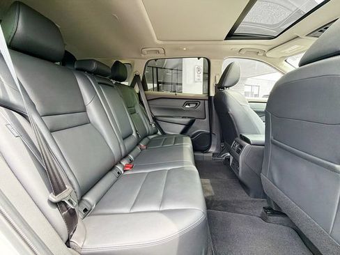 Certified 2023 Nissan Rogue SL w/ SL Premium Package AWD/4WD image 33