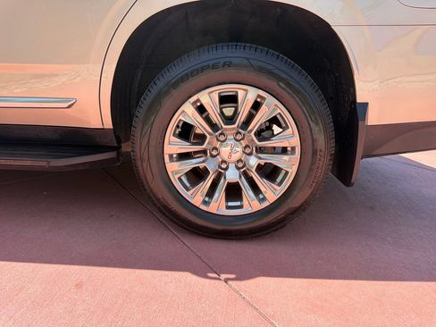 Used 2021 GMC Yukon Denali w/ Advanced Technology Package AWD/4WD image 42