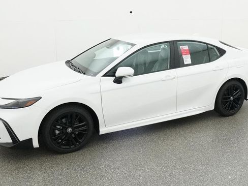 Used 2026 Toyota Camry SE FWD image 50