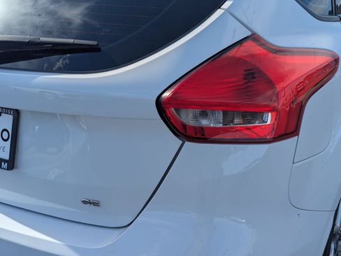 Used 2015 Ford Focus SE w/ Equipment Group 201A FWD image 5